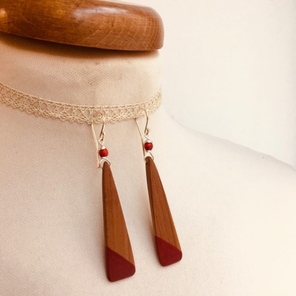 boucles d'oreilles bois lamelle peint rouge Rootsabaga bijou nature
