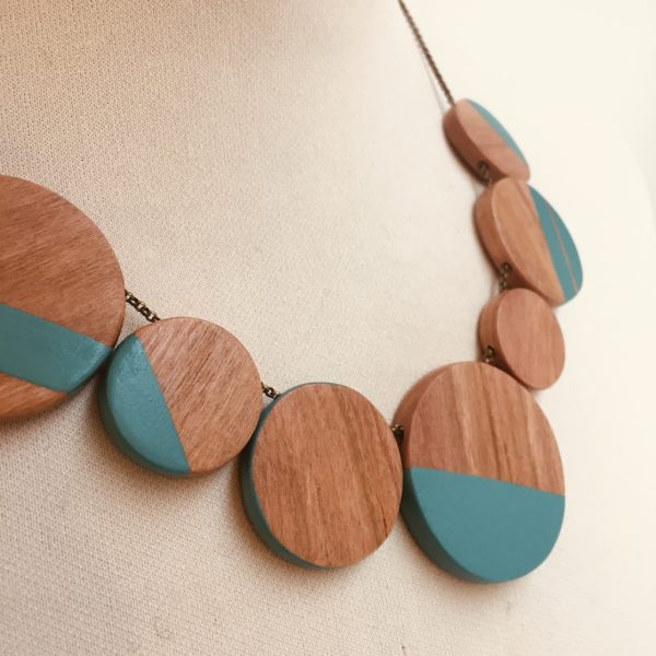collier gourmandise bois prunier turquoise