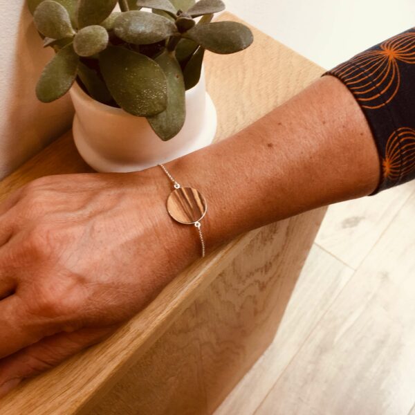 bracelet chaine argent bois porté Rootsabaga
