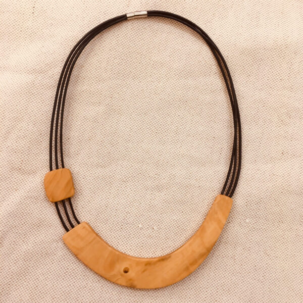 collier sourire bois buis cuir artisanal Rootsabaga noir